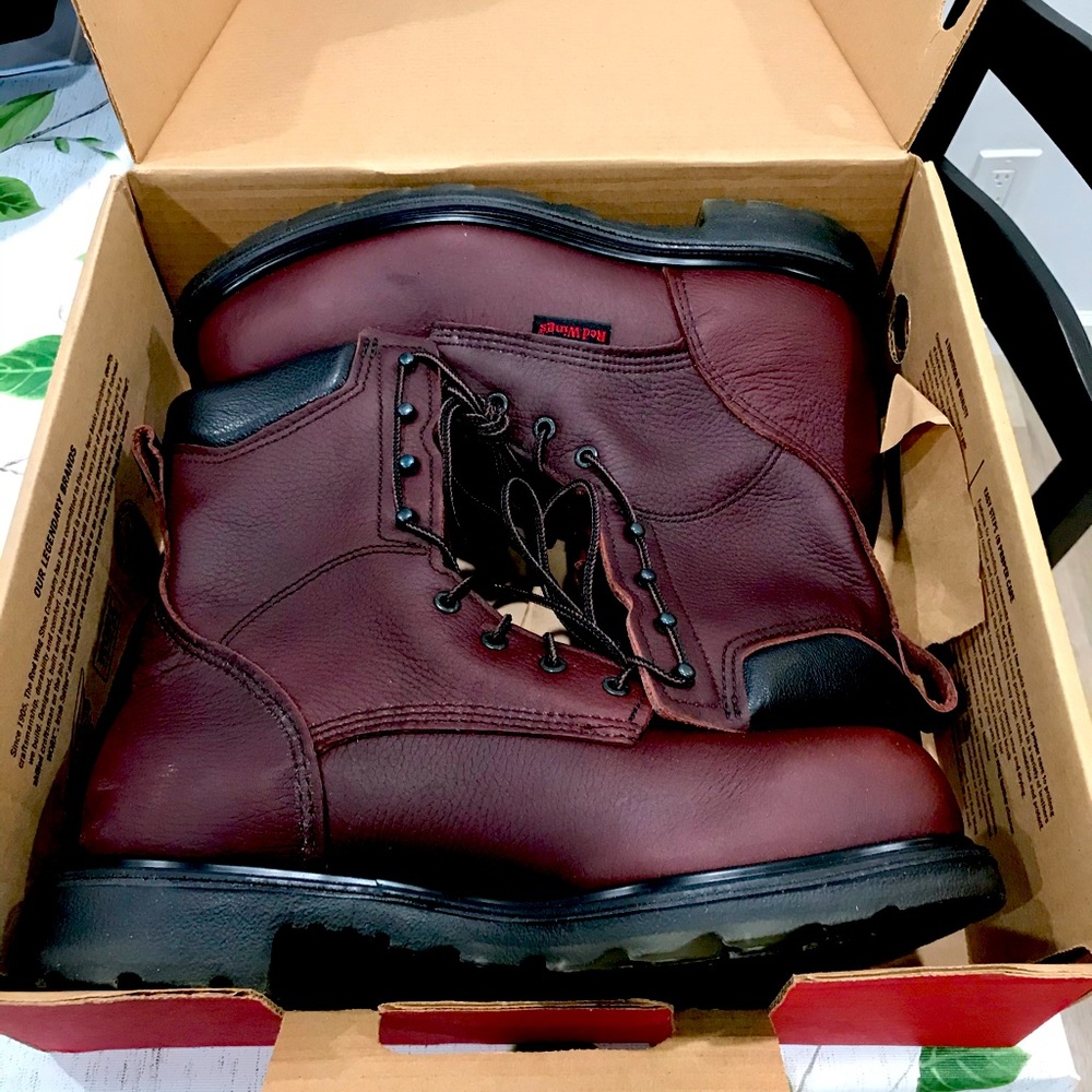 Red Wing Men’s Work Boots. Safety Toe